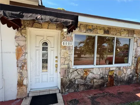 6090 W 5th Lane Hialeah FL 33012