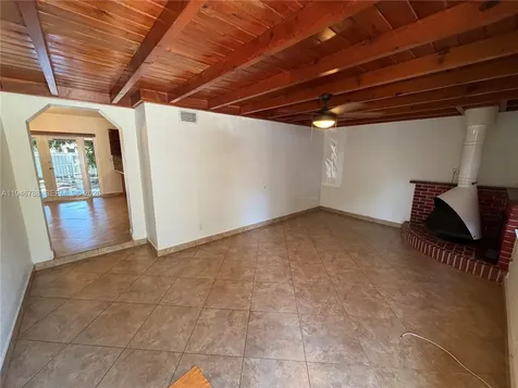 6090 W 5th Lane Hialeah FL 33012