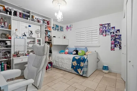 4335 SW 98th Court Miami FL 33165