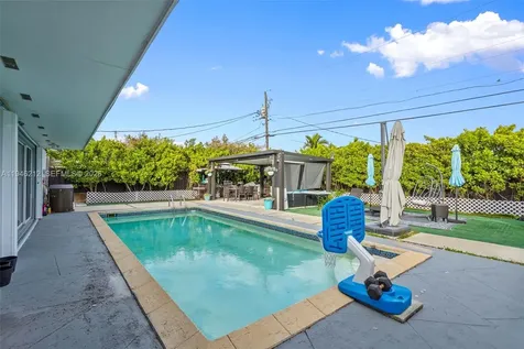 4335 SW 98th Court Miami FL 33165