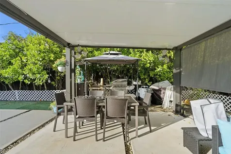 4335 SW 98th Court Miami FL 33165