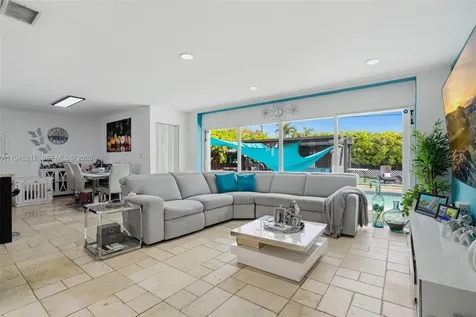 4335 SW 98th Court Miami FL 33165