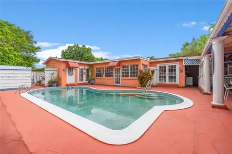 7051 SW 2nd Court Pembroke Pines FL 33023