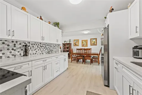 7051 SW 2nd Court Pembroke Pines FL 33023