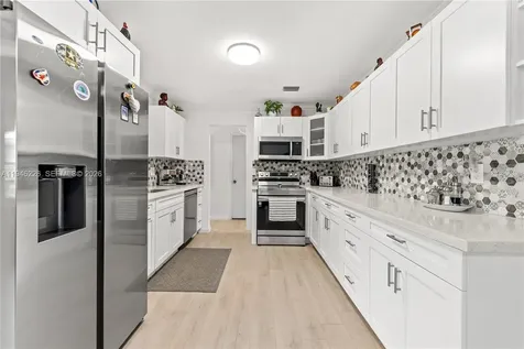7051 SW 2nd Court Pembroke Pines FL 33023