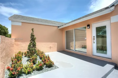 3060 NW 203rd Terrace Miami Gardens FL 33056