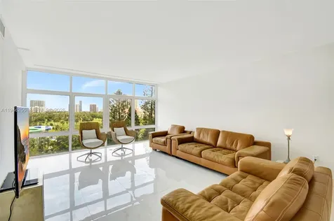 20100 W Country Club Drive Aventura FL 33180