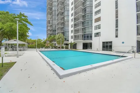 20100 W Country Club Drive Aventura FL 33180