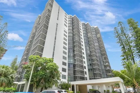 20100 W Country Club Drive Aventura FL 33180