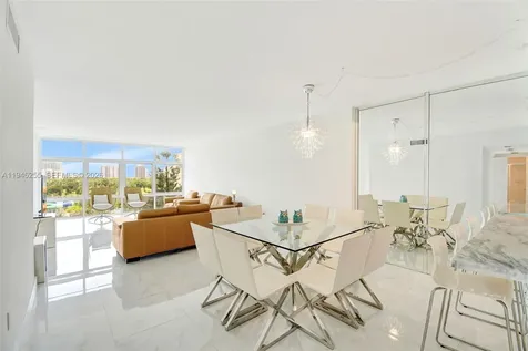 20100 W Country Club Drive Aventura FL 33180
