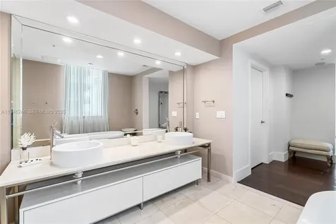 16275 Collins Avenue Sunny Isles Beach FL 33160