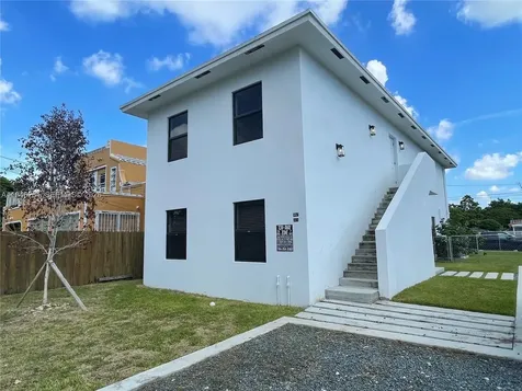 1063 NW 31st Street Miami FL 33127