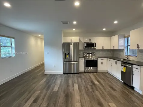 1063 NW 31st Street Miami FL 33127