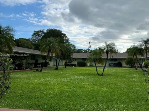 2702 Pierce Street Hollywood FL 33020