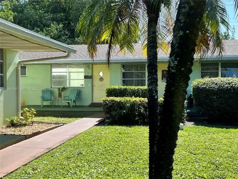 2702 Pierce Street Hollywood FL 33020