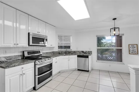 1413 SW 158th Avenue Pembroke Pines FL 33027