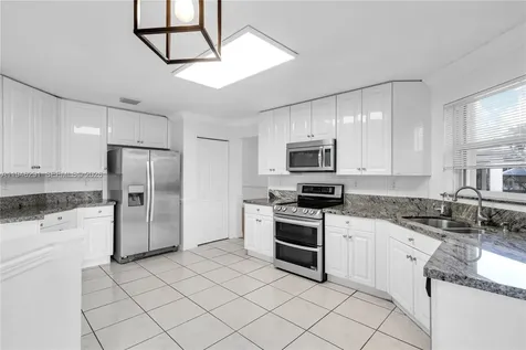 1413 SW 158th Avenue Pembroke Pines FL 33027