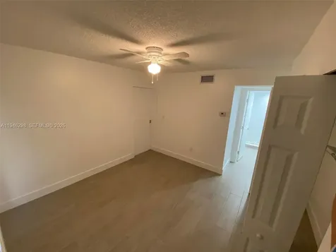 4805 NW 7th Street Miami FL 33126