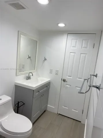 4805 NW 7th Street Miami FL 33126