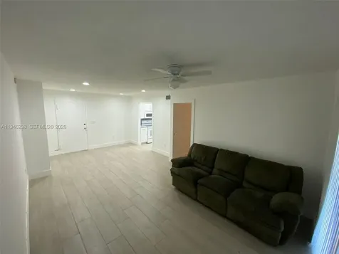 4805 NW 7th Street Miami FL 33126