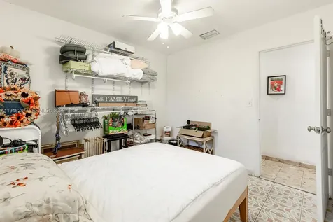 1243 W 78th Street Hialeah FL 33014