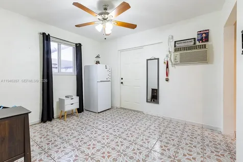1243 W 78th Street Hialeah FL 33014