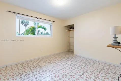1243 W 78th Street Hialeah FL 33014