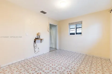 1243 W 78th Street Hialeah FL 33014