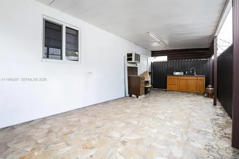 1243 W 78th Street Hialeah FL 33014