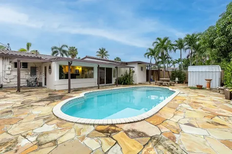 1243 W 78th Street Hialeah FL 33014