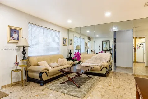 1243 W 78th Street Hialeah FL 33014