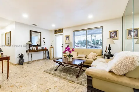 1243 W 78th Street Hialeah FL 33014