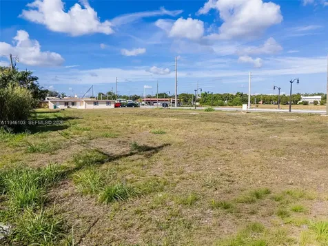 945 W Lucy Street Florida City FL 33034
