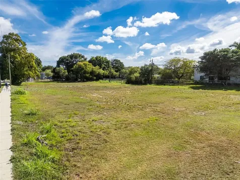 945 W Lucy Street Florida City FL 33034