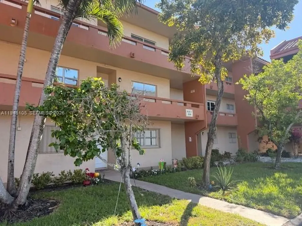 8818 W Mcnab Road Tamarac FL 33321