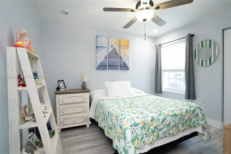 14954 SW 142nd Place Miami FL 33186