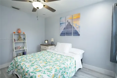 14954 SW 142nd Place Miami FL 33186