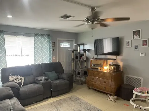 6852 SW 11th Street Pembroke Pines FL 33023