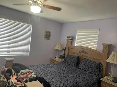 6852 SW 11th Street Pembroke Pines FL 33023