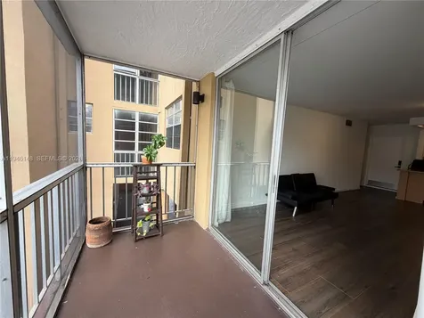 4320 Washington Street Hollywood FL 33021