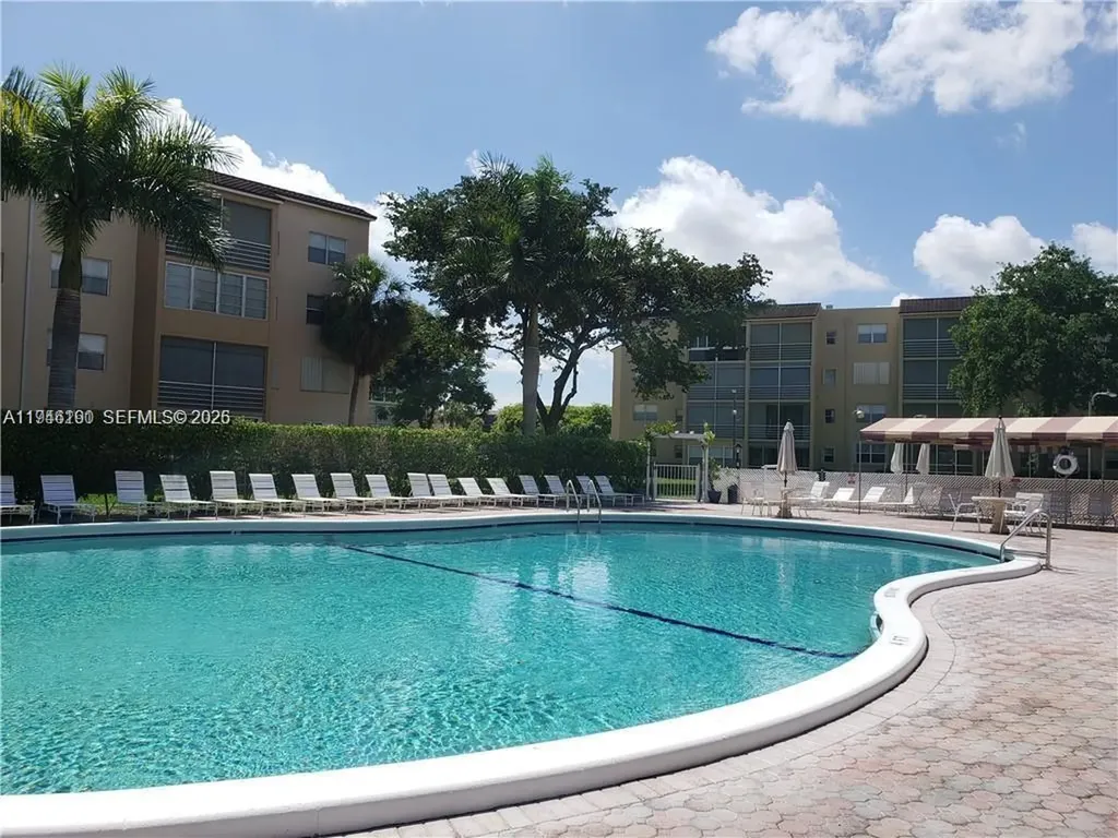 2821 Somerset Drive Lauderdale Lakes FL 33311