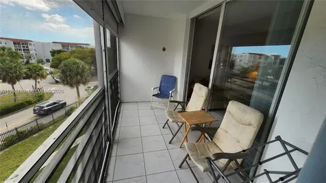 2821 Somerset Drive Lauderdale Lakes FL 33311