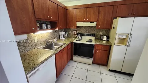 2821 Somerset Drive Lauderdale Lakes FL 33311