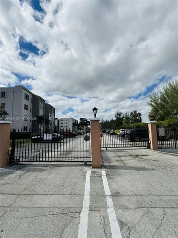 2821 Somerset Drive Lauderdale Lakes FL 33311