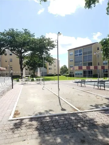 2821 Somerset Drive Lauderdale Lakes FL 33311