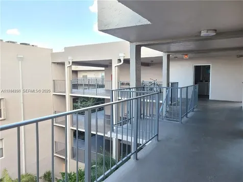 2821 Somerset Drive Lauderdale Lakes FL 33311