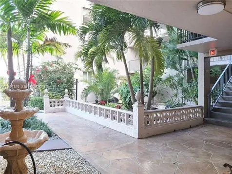 2821 Somerset Drive Lauderdale Lakes FL 33311