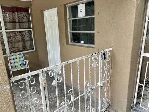 261 NW 49th Street Miami FL 33127