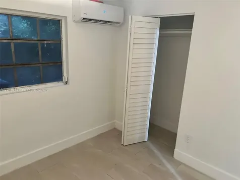 261 NW 49th Street Miami FL 33127