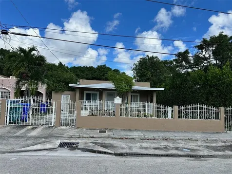 261 NW 49th Street Miami FL 33127